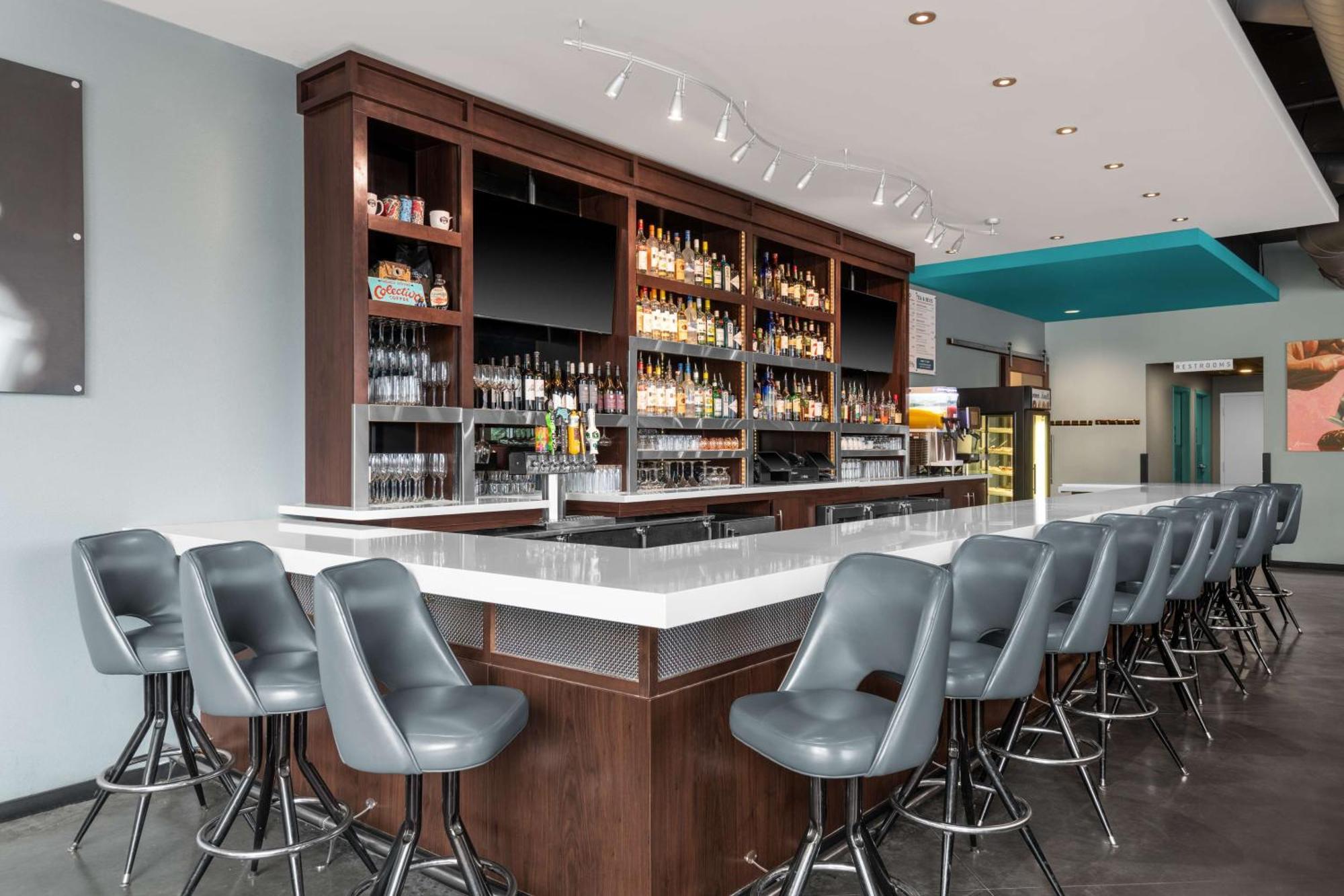 Hampton Inn & Suites Madison Downtown Екстериор снимка
