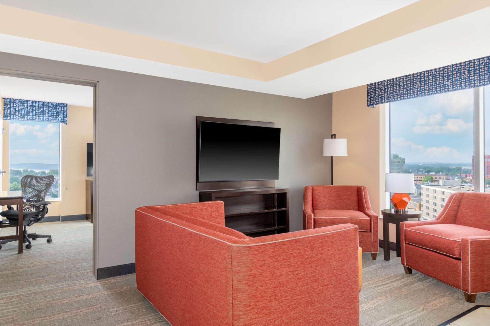 Hampton Inn & Suites Madison Downtown Екстериор снимка