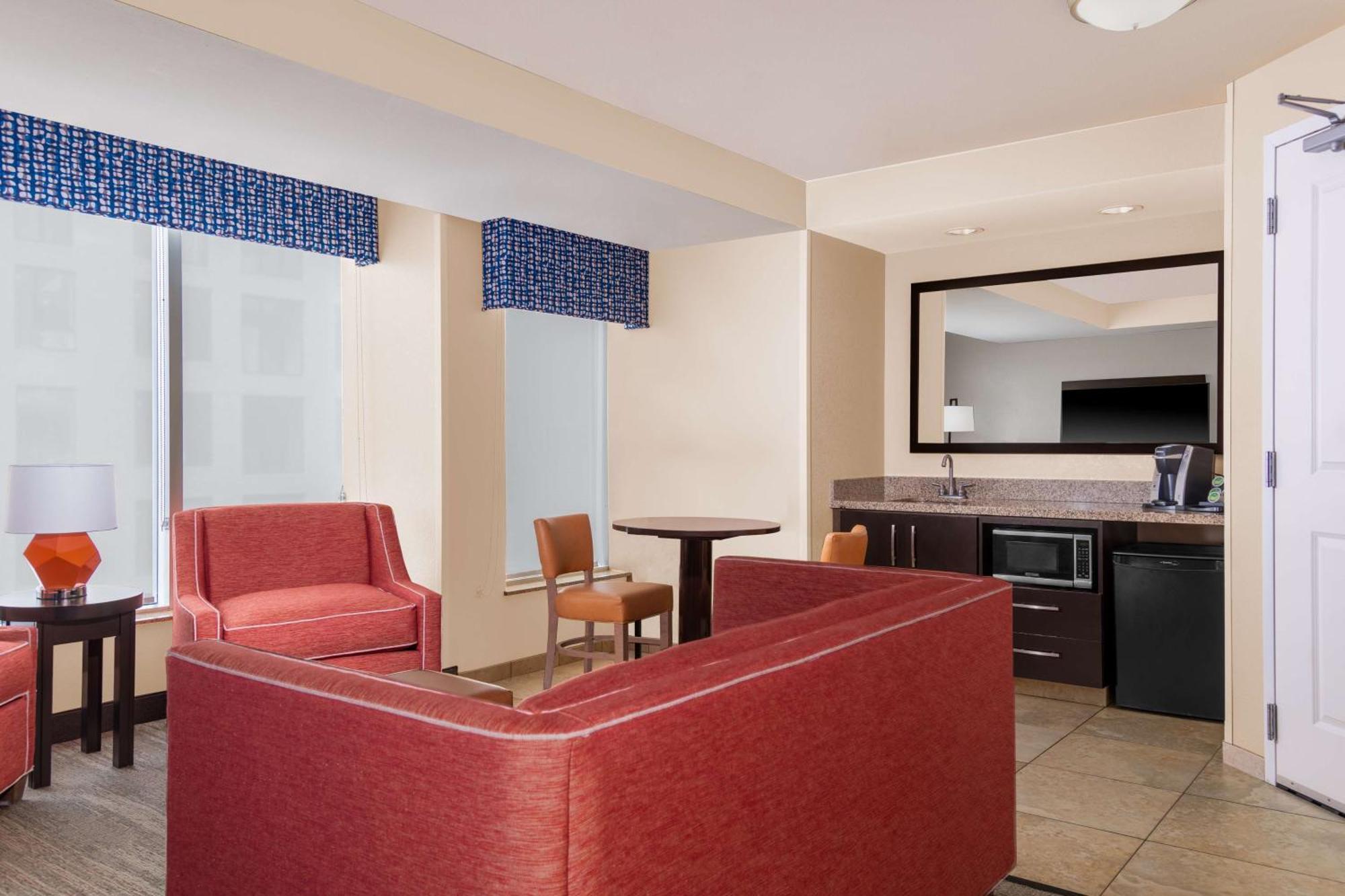 Hampton Inn & Suites Madison Downtown Екстериор снимка