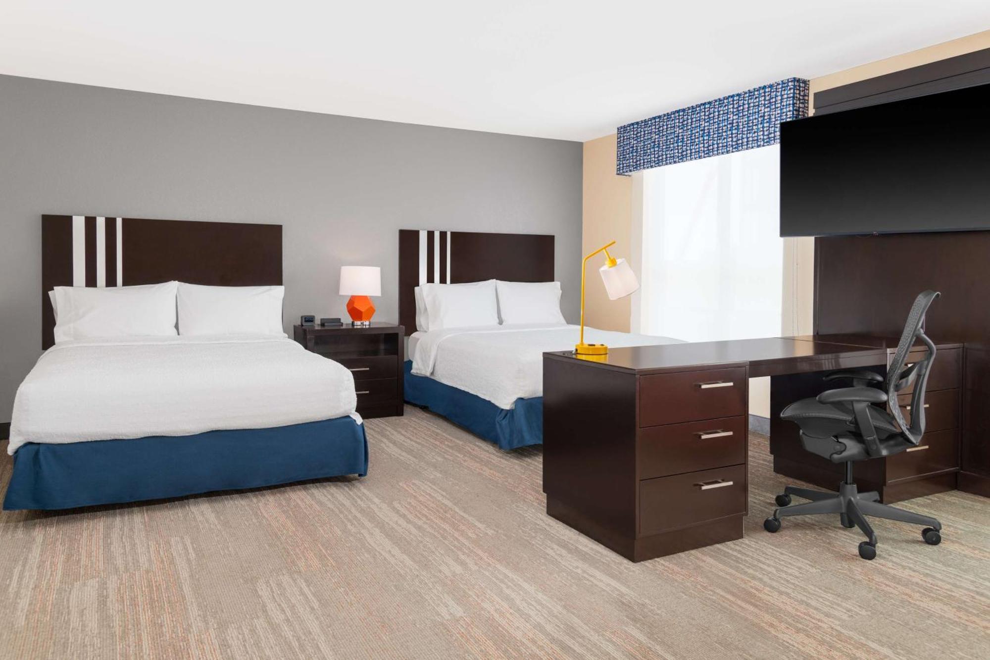 Hampton Inn & Suites Madison Downtown Екстериор снимка