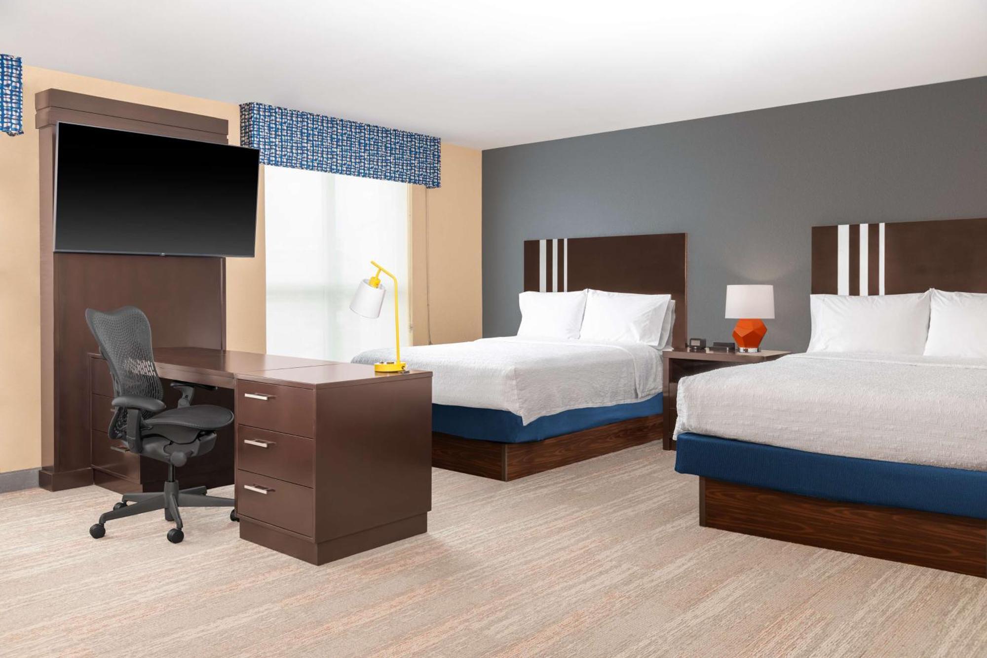 Hampton Inn & Suites Madison Downtown Екстериор снимка