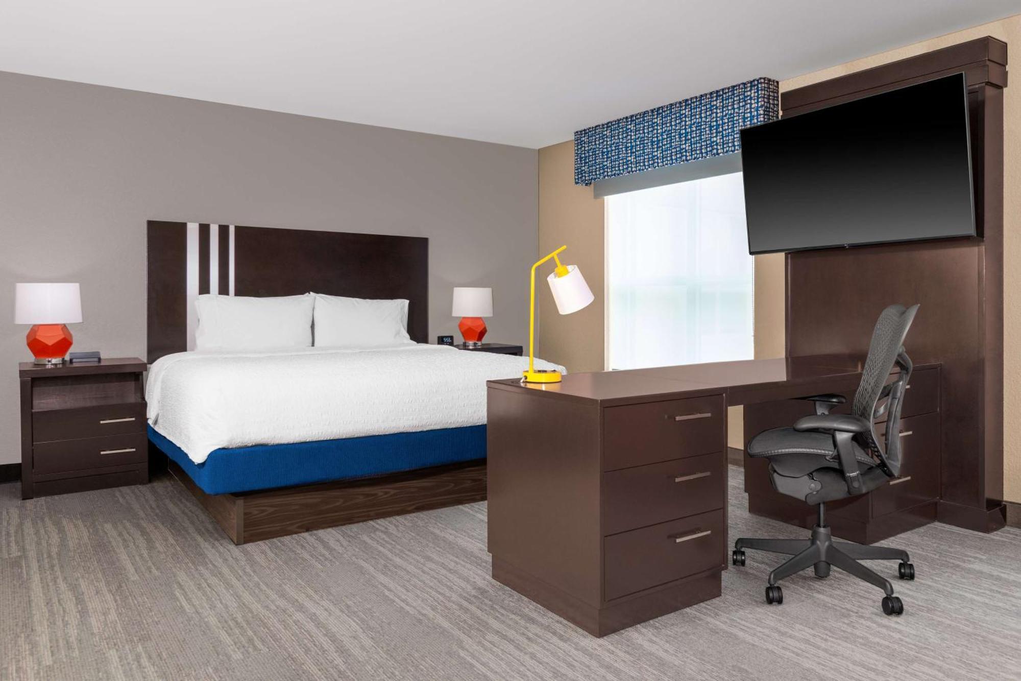 Hampton Inn & Suites Madison Downtown Екстериор снимка