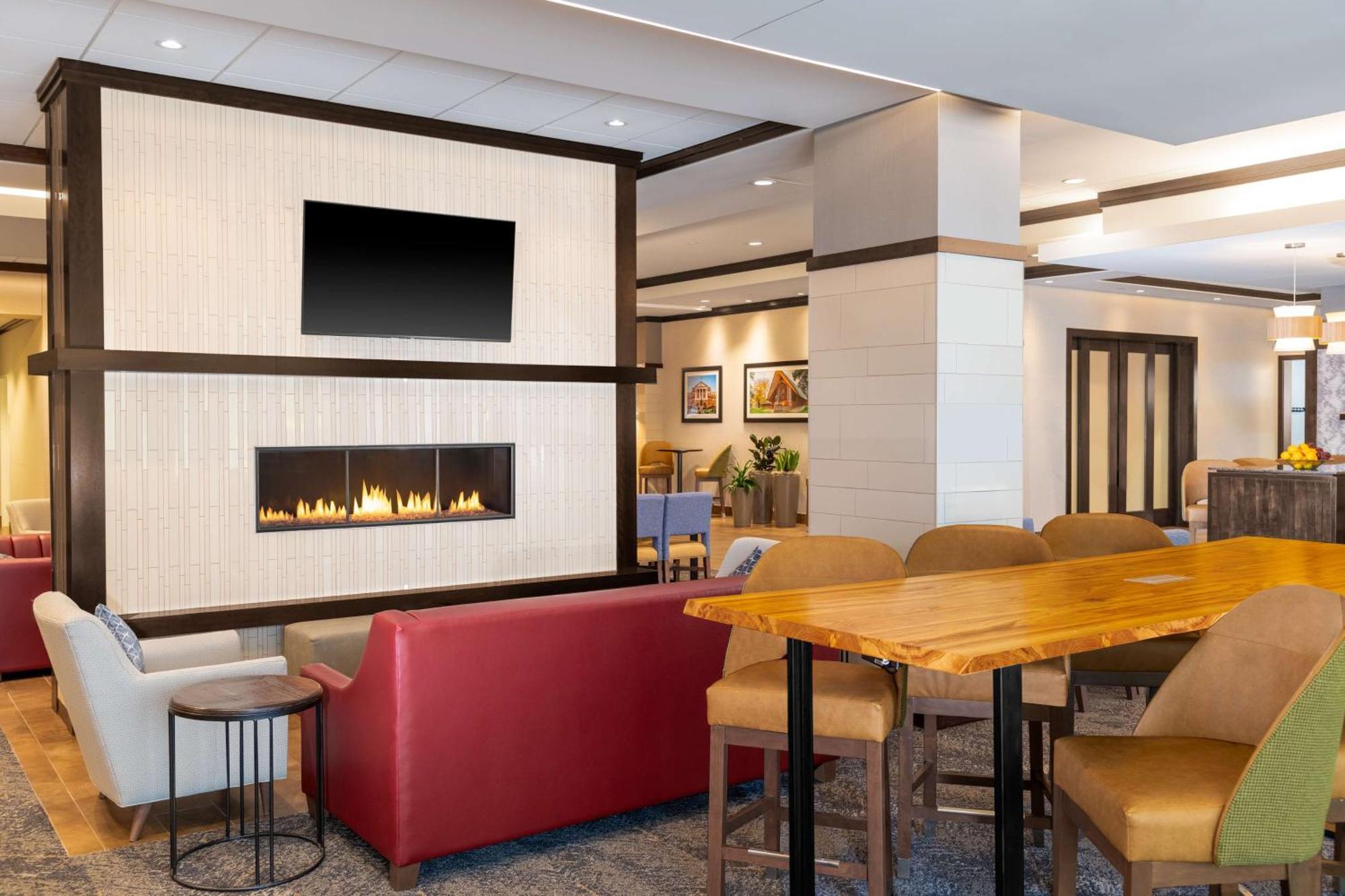 Hampton Inn & Suites Madison Downtown Екстериор снимка