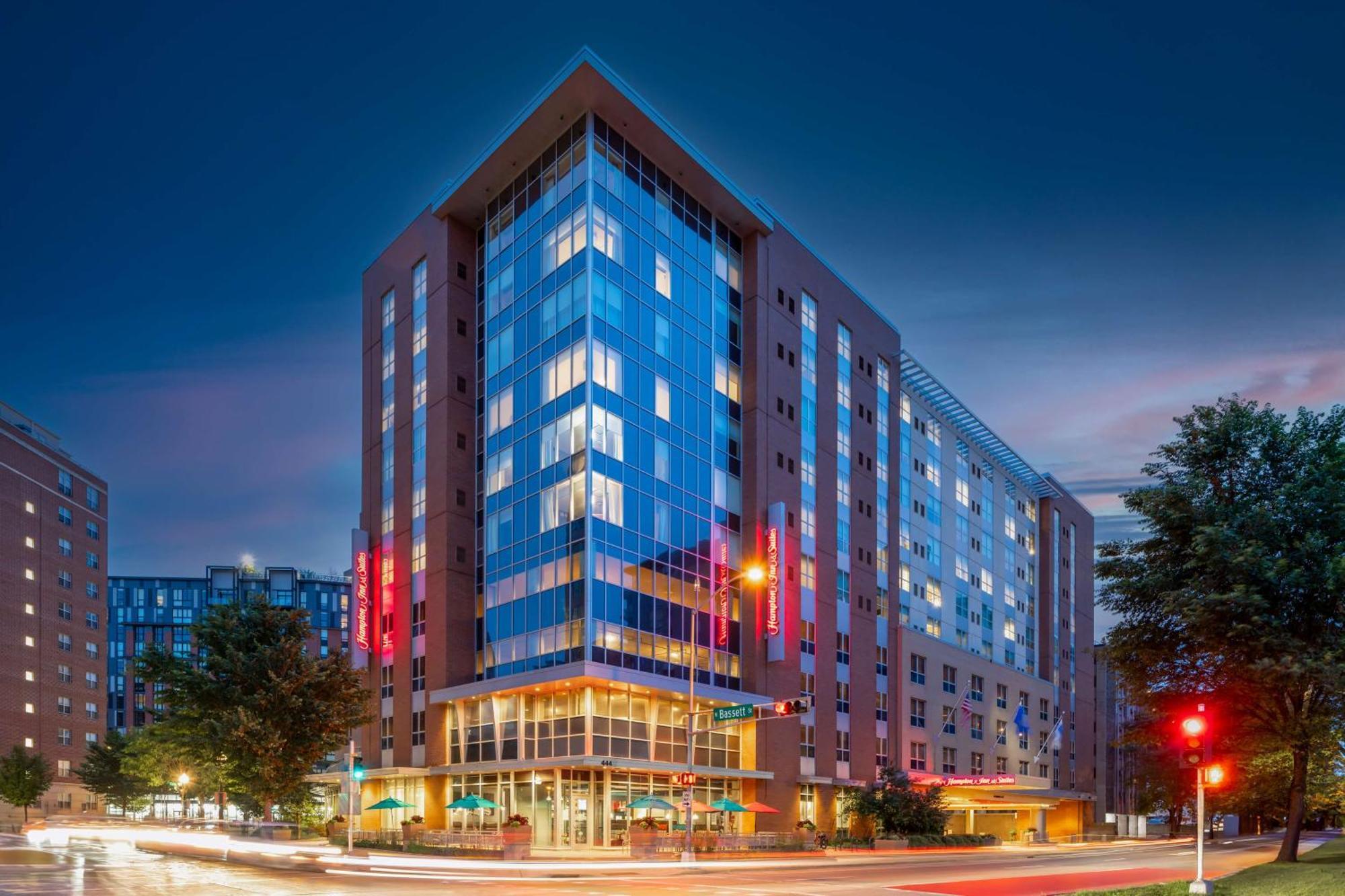 Hampton Inn & Suites Madison Downtown Екстериор снимка